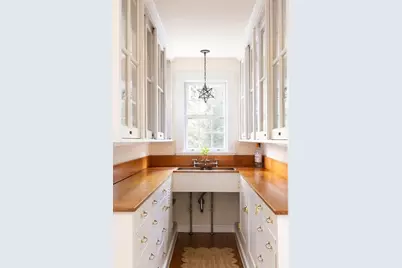 401 Heath Street, Brookline, MA 02467 - Photo 9