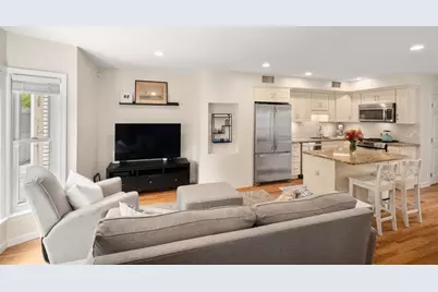 314 W 4th St #3, Boston, MA 02127 - Photo 5