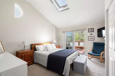 314 W 4th St #3, Boston, MA 02127 - Photo 5