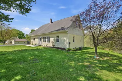 54 Taylor St, Granby, MA 01033 - Photo 3