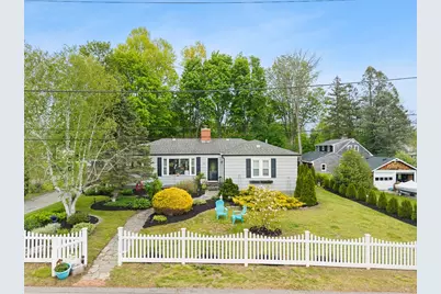 194 Grove Ave, Somerset, MA 02726 - Photo 1