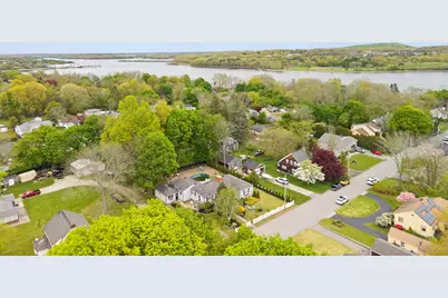 194 Grove Ave, Somerset, MA 02726 - Photo 11