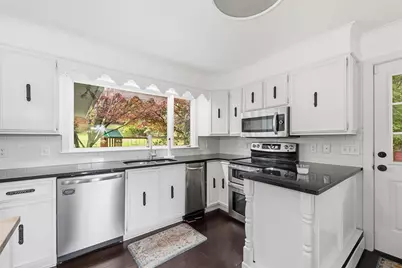 1310 Mammoth Rd, Dracut, MA 01826 - Photo 11