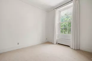 13 Chestnut St, Boston, MA 02108 - Photo 17