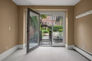 13 Chestnut St, Boston, MA 02108 - Photo 23
