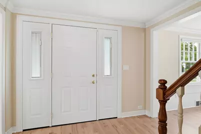 107 Viscount Rd, Longmeadow, MA 01106 - Photo 3