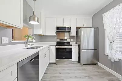 204 Laurelwood Dr #204, Hopedale, MA 01747 - Photo 5