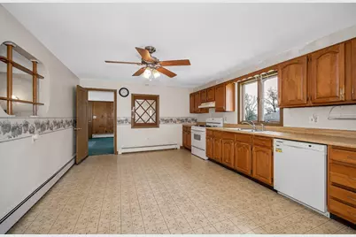 1470 Varnum Ave, Lowell, MA 01854 - Photo 5