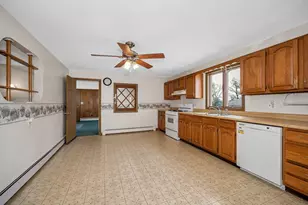 1470 Varnum Ave, Lowell, MA 01854 - Photo 5