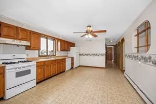 1470 Varnum Ave, Lowell, MA 01854 - Photo 3