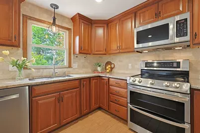 42 Colts Way, Attleboro, MA 02703 - Photo 5
