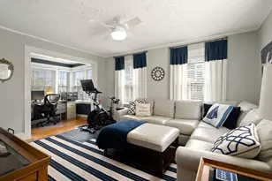4 Olive St, Newburyport, MA 01950 - Photo 11