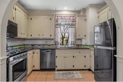 16 Quincy St, Methuen, MA 01844 - Photo 13