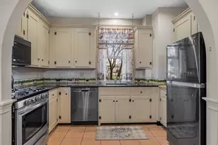 16 Quincy St, Methuen, MA 01844 - Photo 13