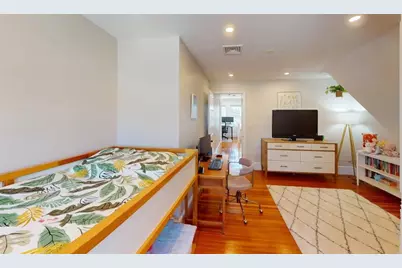 7 Harriet Ave #7, Belmont, MA 02478 - Photo 11