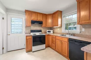 8 Sunset Dr, Framingham, MA 01701 - Photo 7
