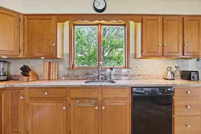17 Buttonwood St, New Bedford, MA 02740 - Photo 9