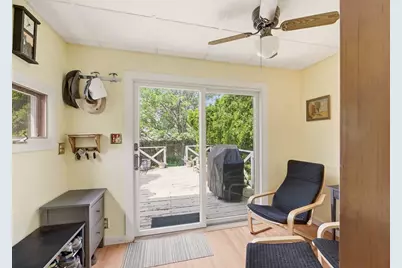 17 Buttonwood St, New Bedford, MA 02740 - Photo 11