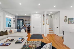 342 W 3rd St, Boston, MA 02127 - Photo 17