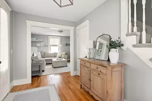 16 Thorndike St, Peabody, MA 01960 - Photo 9