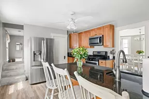 16 Thorndike St, Peabody, MA 01960 - Photo 19