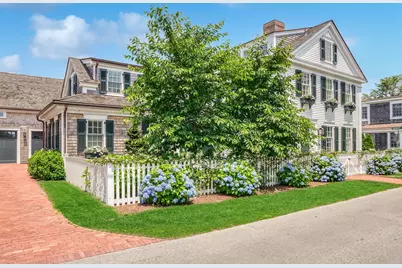 56 North Summer Street, Edgartown, MA 02539 - Photo 1