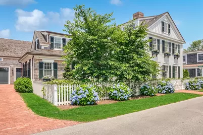 56 North Summer Street, Edgartown, MA 02539 - Photo 1