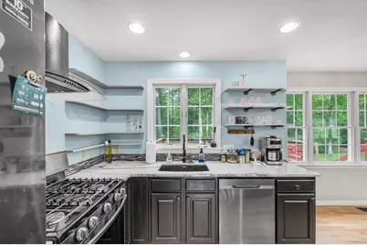 19 Overlook Dr, Wilbraham, MA 01095 - Photo 9