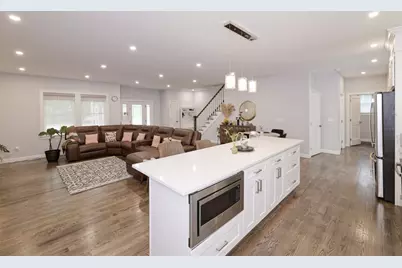 615 Norfolk St, Holliston, MA 01746 - Photo 5