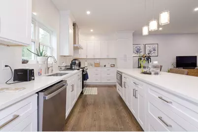 615 Norfolk St, Holliston, MA 01746 - Photo 3