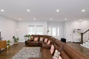 615 Norfolk St, Holliston, MA 01746 - Photo 9