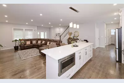 615 Norfolk St, Holliston, MA 01746 - Photo 5
