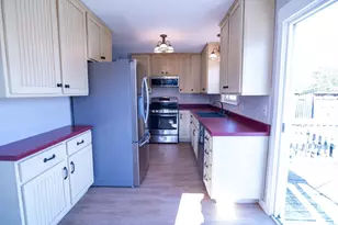 28 Lafayette St, Amesbury, MA 01913 - Photo 15
