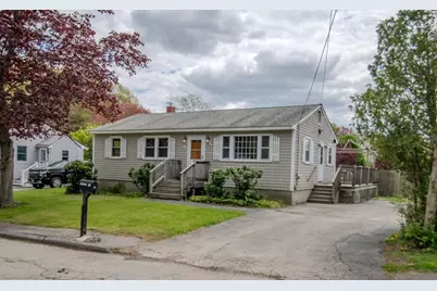 28 Lafayette St, Amesbury, MA 01913 - Photo 5