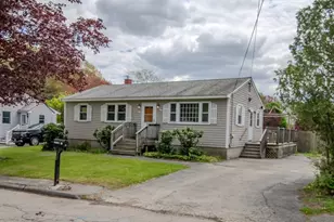28 Lafayette St, Amesbury, MA 01913 - Photo 5