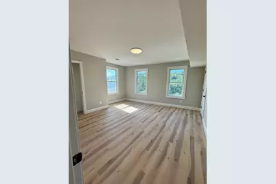 605 Millbury St, Worcester, MA 01604 - Photo 17