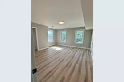 605 Millbury St, Worcester, MA 01604 - Photo 7