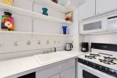 2 Crawford St #8, Cambridge, MA 02139 - Photo 9