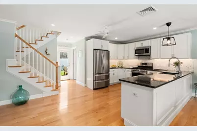 38 Hibbert St, Arlington, MA 02476 - Photo 7