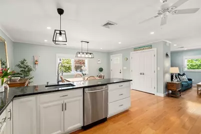 38 Hibbert St, Arlington, MA 02476 - Photo 5