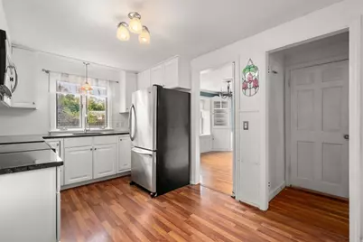 39 Pleasant St, Holyoke, MA 01040 - Photo 7