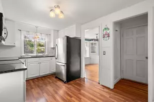39 Pleasant St, Holyoke, MA 01040 - Photo 7