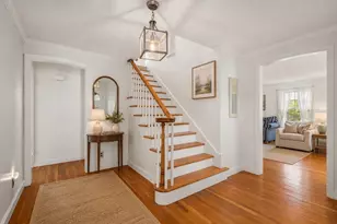 39 Pleasant St, Holyoke, MA 01040 - Photo 15