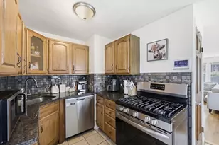 49 Canterbury Rd, Springfield, MA 01118 - Photo 15