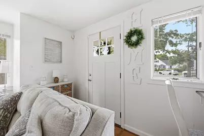 49 Canterbury Rd, Springfield, MA 01118 - Photo 5