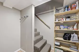 49 Canterbury Rd, Springfield, MA 01118 - Photo 27