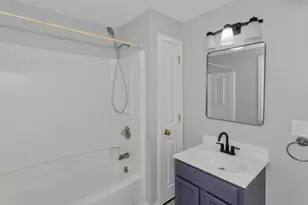 19 Church St, Agawam, MA 01001 - Photo 9