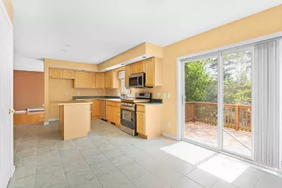 19 Pinehurst Ave, Saugus, MA 01906 - Photo 7