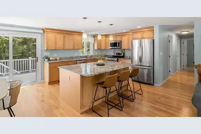 35 Freeport Dr, Burlington, MA 01803 - Photo 5