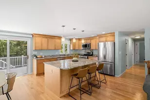 35 Freeport Dr, Burlington, MA 01803 - Photo 5